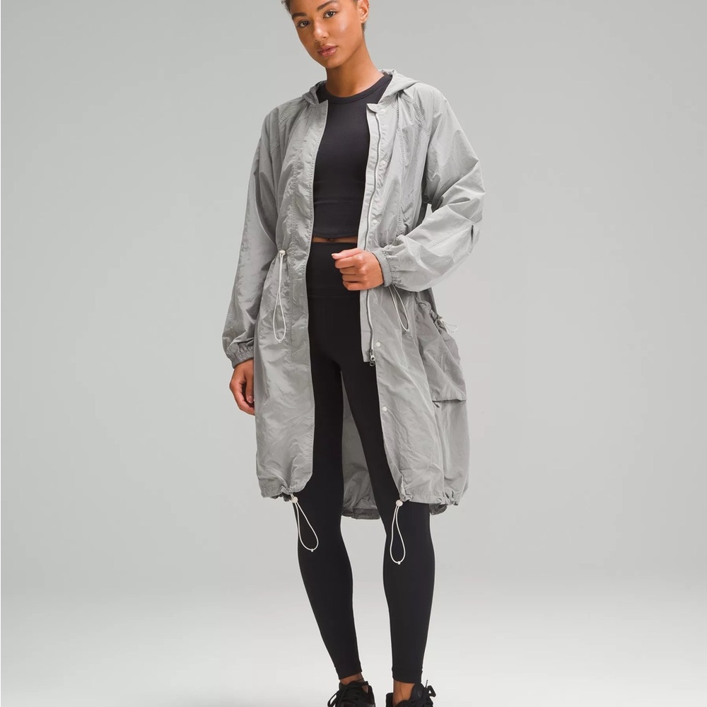 lululemon athletica Gray Utility Rain Jacket Lightweight Relaxed Fit NWOT